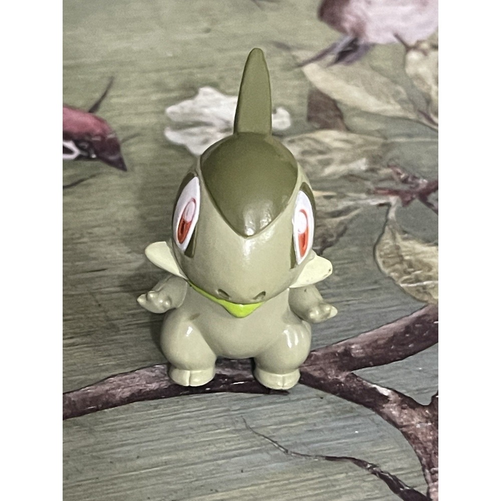 Vintage Tomy Pokemon Axew 2" Figure Nintendo Monster Collection Battle Pack